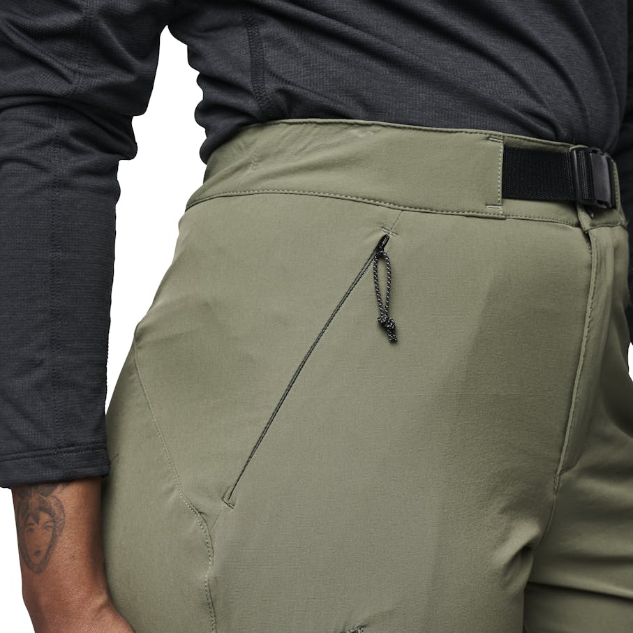 Front conceal zipper pockets and right zip pocket.