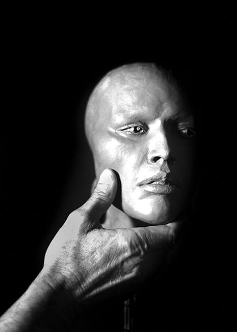 Sculpture of facial imprint 