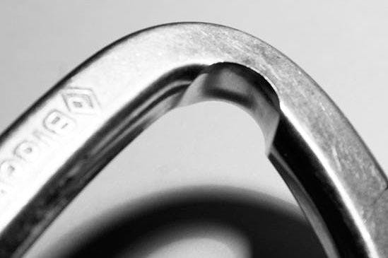 detailed Image of a harsh rope-worn carabiner