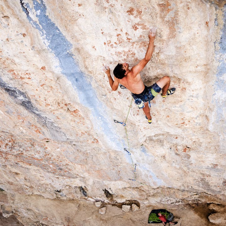 Alex Honnold climbs limestone in Nevada