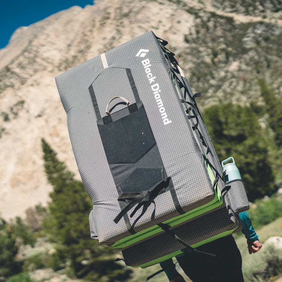 Lightweight and highly durable, the Erratic Crashpad is designed to protect hard to access boulders.