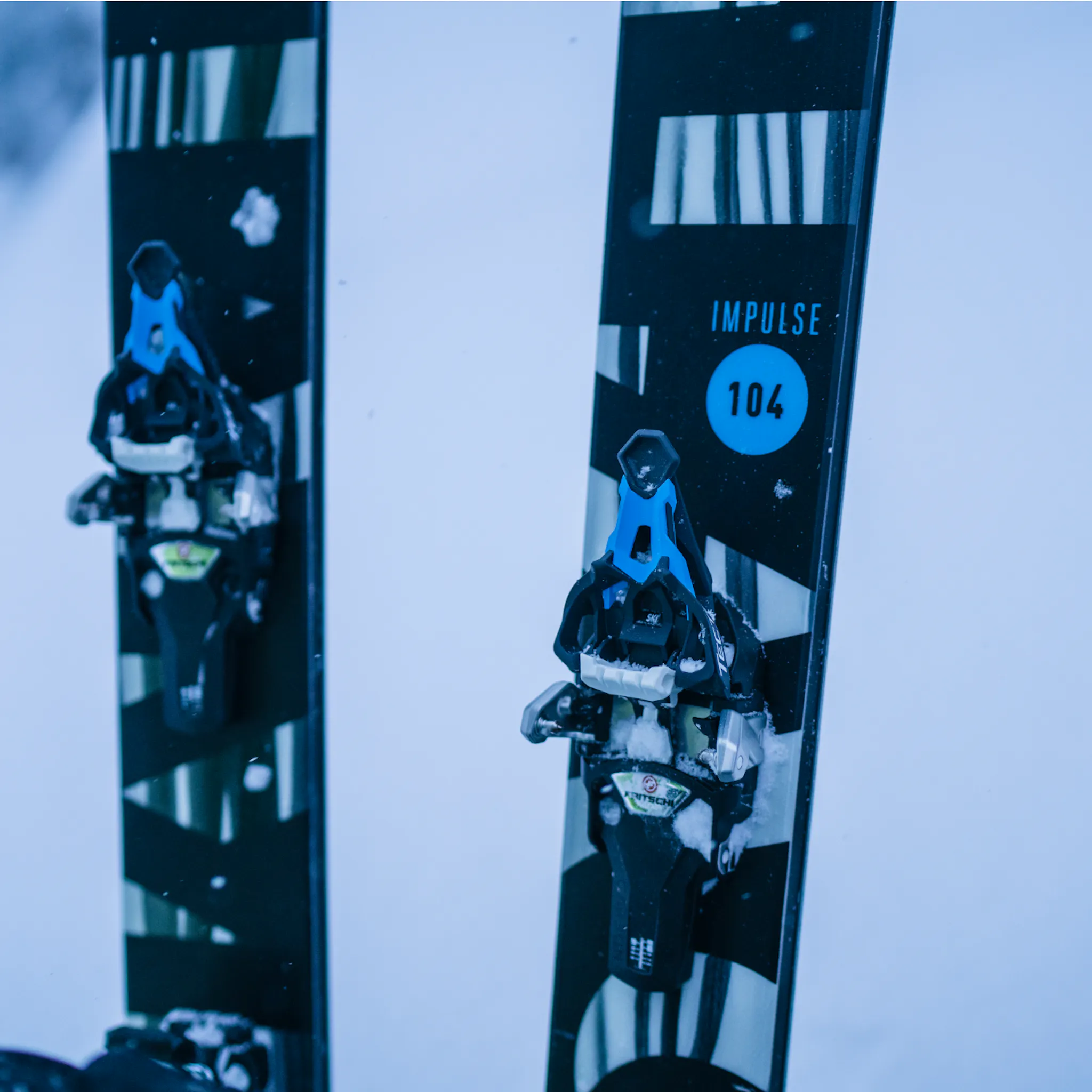 Fixations des skis Impulse 104.